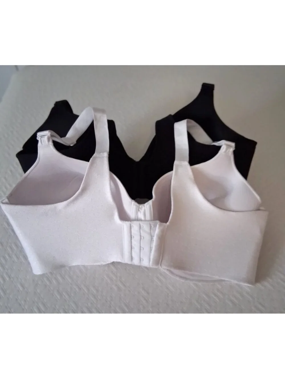 Lot of 2 Vanity Fair 40DD White Black Solid Underwired T-Shirt Bra  76345